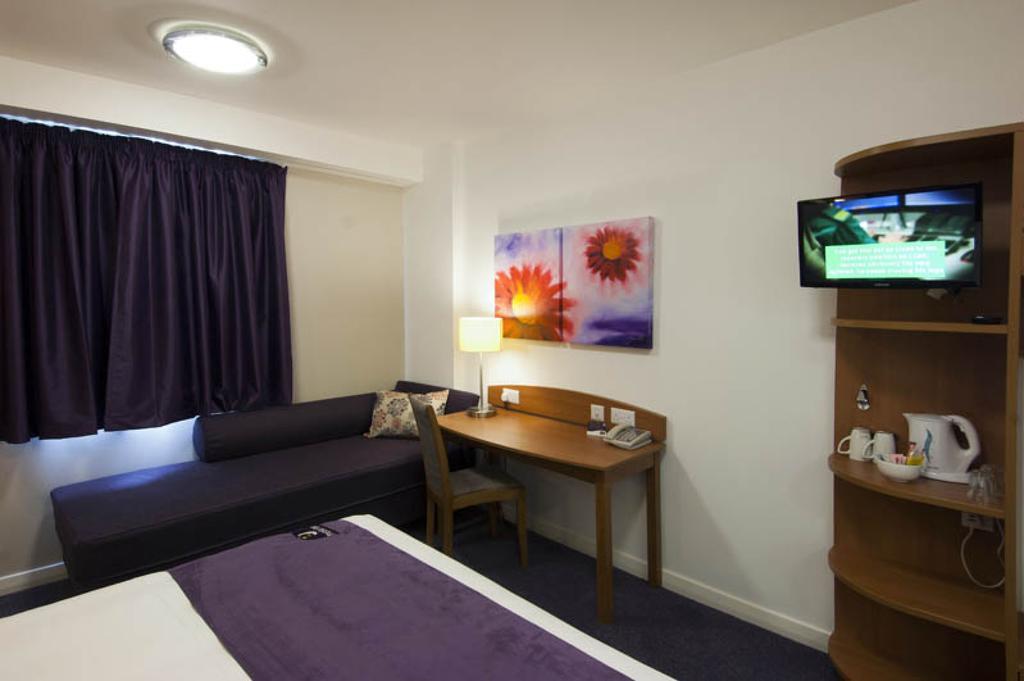 Premier Inn Manchester - هانْدفورث المظهر الخارجي الصورة