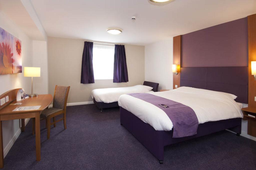 Premier Inn Manchester - هانْدفورث الغرفة الصورة