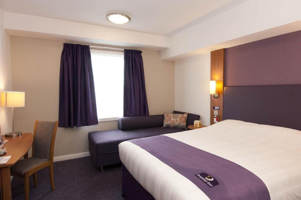 Premier Inn Manchester - هانْدفورث المظهر الخارجي الصورة