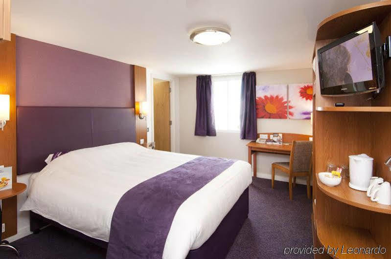 Premier Inn Manchester - هانْدفورث المظهر الخارجي الصورة